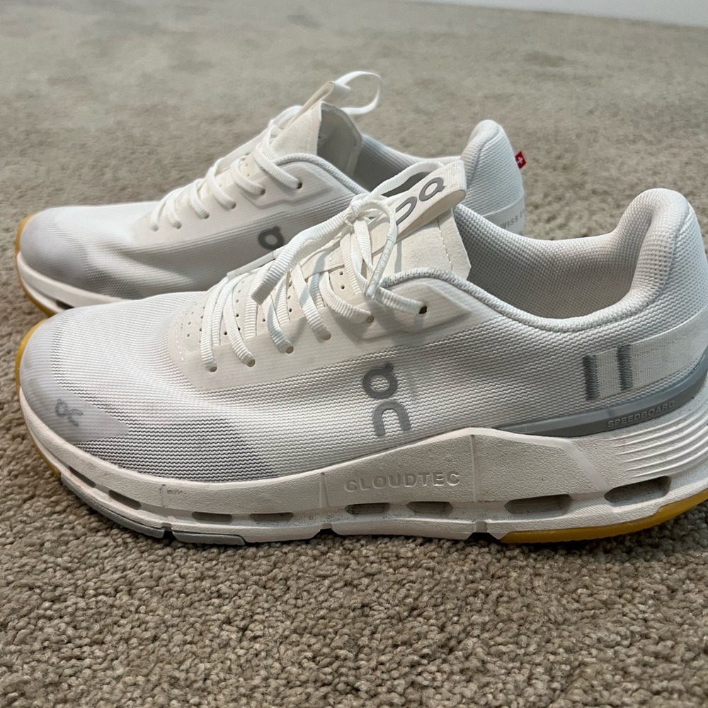 Women’s On Cloudnova Form 2, size 7.5